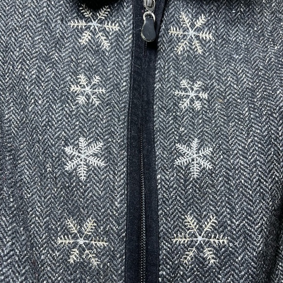 Talbots Women’s Grey Snowflake Wool and silk Blend novelty vest in Size L - Picture 4 of 6